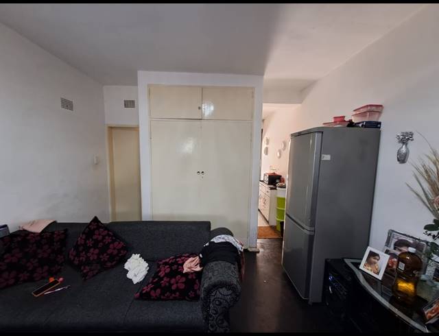 1 BEDROOM FLAT FOR SALE IN VEREENIGING CENTRAL